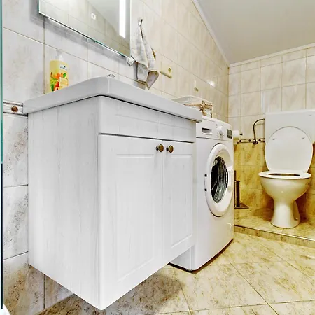 Duplex In Peaceful Area - דירה
