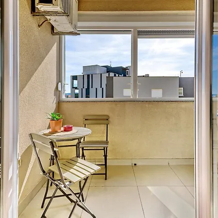 Duplex In Peaceful Area - זאדאר