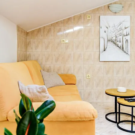 Duplex In Peaceful Area - Задар
