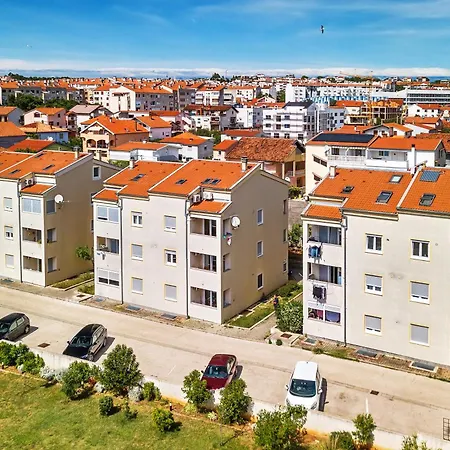Duplex In Peaceful Area - Задар
