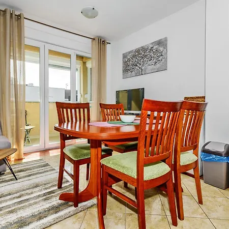Apartamento Duplex In Peaceful Area - *